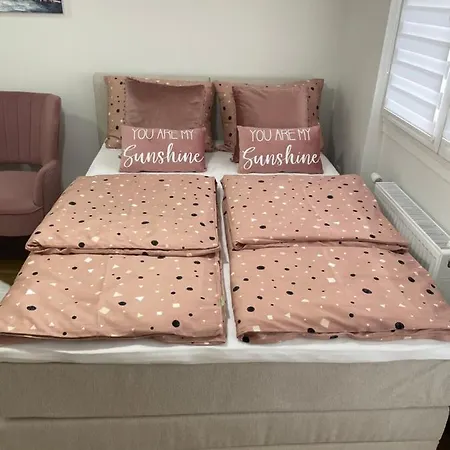 Spring Deluxe Apartment